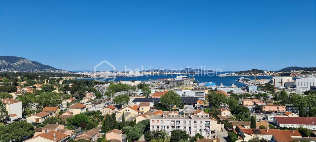 A louer APPARTEMENT T5 100 M2 BORD DE MER LA SEYNE SUR MER