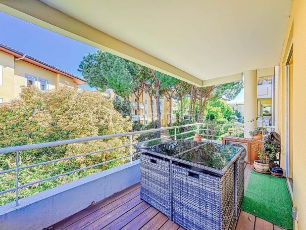 A louer APPARTEMENT T3 62 M2 TERRASSE BORD DE MER LATTES