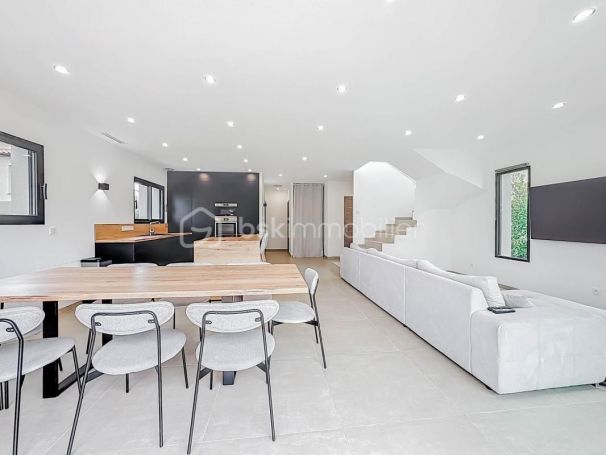 A louer MAISON  CONTEMPORAINE  SAINT BRES