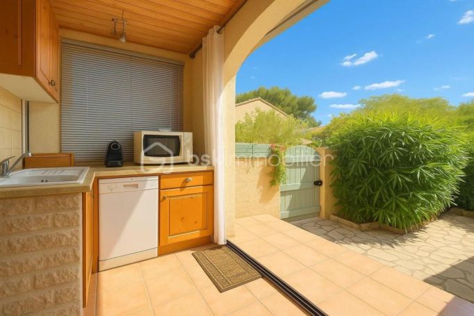 A louer APPARTEMENT T2 37 M2 TERRASSE BORD DE MER SAUSSET LES PINS