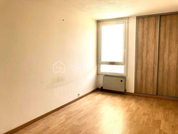 A louer APPARTEMENT T5 90 M2 TERRASSE BORD DE MER FOS SUR MER