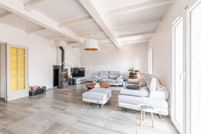 A louer MAISON  8 PIECES 210 M2 PLAGE à PIED SIX FOURS LES PLAGES