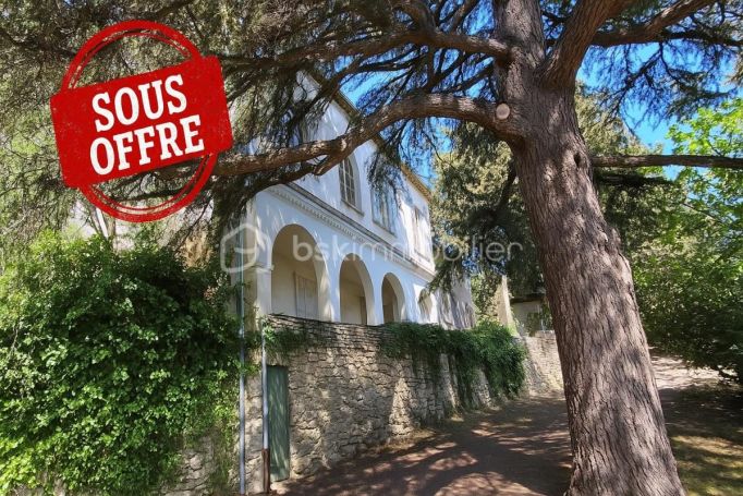 A louer MAISON  5 PIECES 160 M2  NIMES