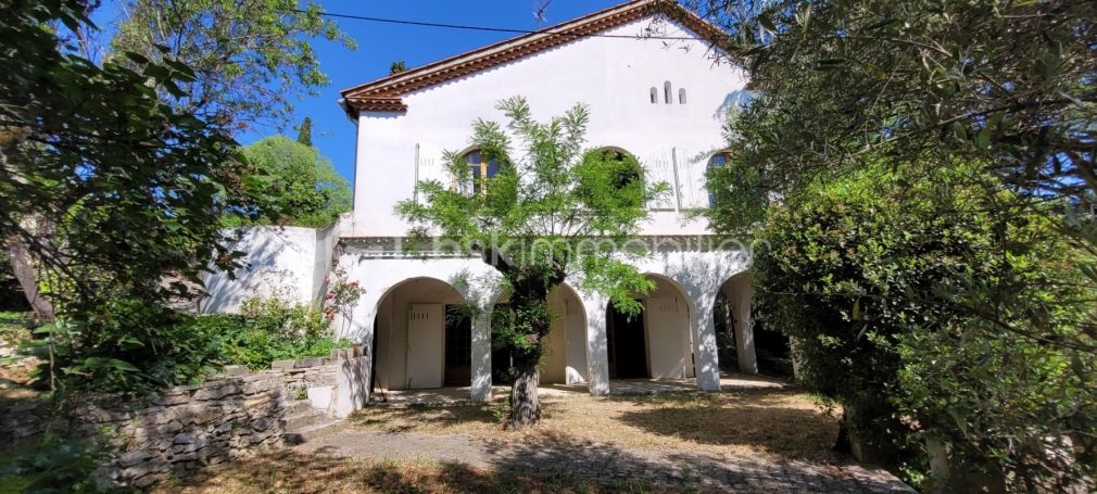 A louer MAISON  5 PIECES 160 M2  NIMES