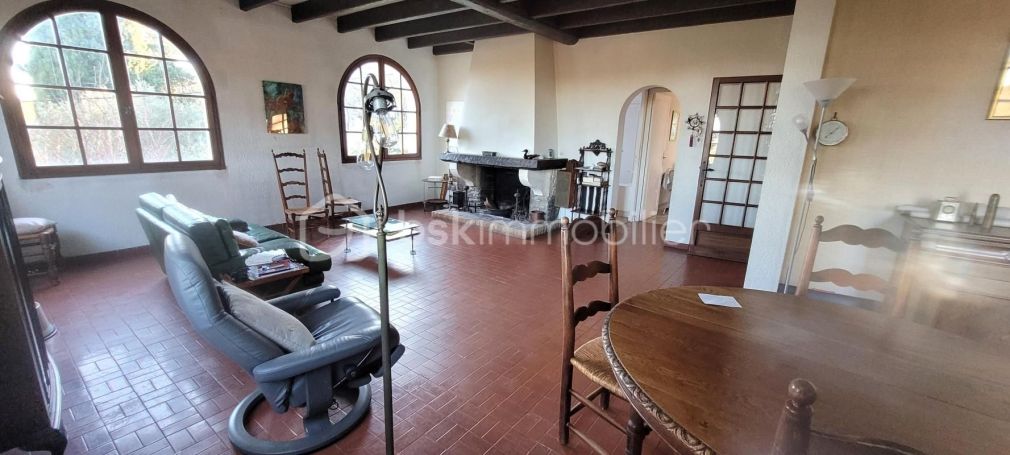 A louer MAISON  5 PIECES 160 M2  NIMES