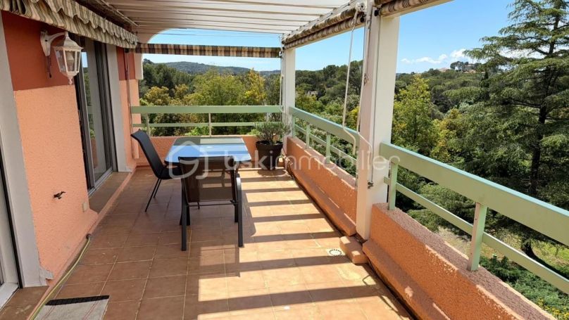 A louer APPARTEMENT T2 47 M2 TERRASSE BORD DE MER SAINT RAPHAEL