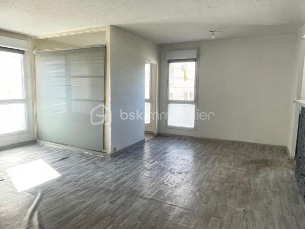 A louer APPARTEMENT T3 75 M2 BORD DE MER PORT DE BOUC