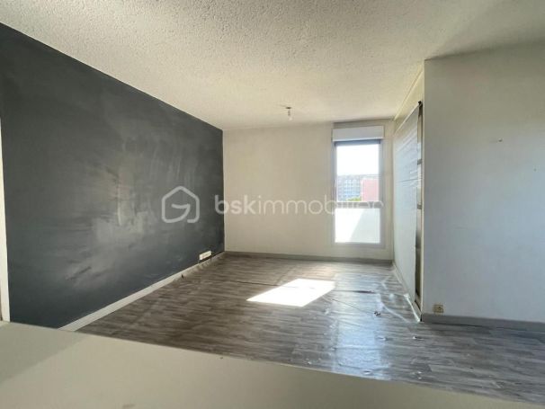 A louer APPARTEMENT T3 75 M2 BORD DE MER PORT DE BOUC