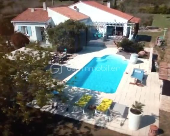 A louer MAISON  5 PIECES 137 M2 BORD DE MER SAUSSET LES PINS