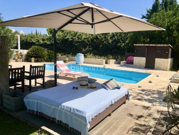 A louer MAISON  5 PIECES 137 M2 BORD DE MER SAUSSET LES PINS
