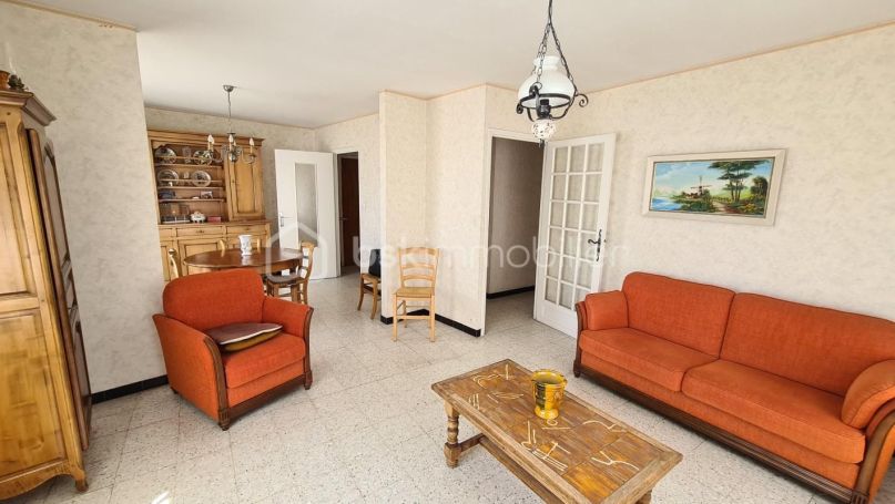 A louer APPARTEMENT T3 78 M2  NIMES