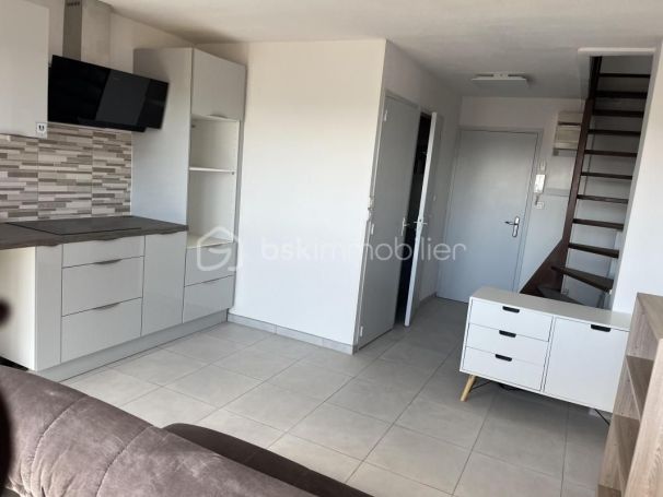 A louer APPARTEMENT DUPLEX NEUF T3 53 M2 BORD DE MER VALRAS PLAGE