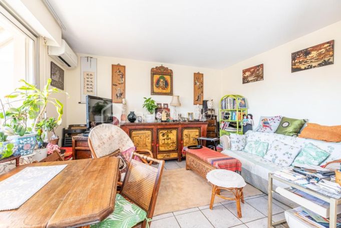 A louer APPARTEMENT T3 59 M2 TERRASSE BORD DE MER HYERES