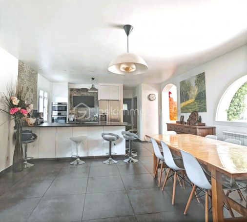 A louer MAISON  6 PIECES 145 M2 BORD DE MER BANDOL