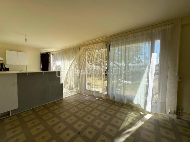 A louer APPARTEMENT T3 53 M2 BORD DE MER LEUCATE