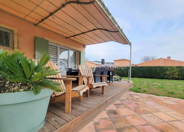 A louer MAISON  8 PIECES 240 M2  TRANS EN PROVENCE