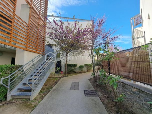 A louer APPARTEMENT T3 63 M2 TERRASSE  SAINT JEAN DE VEDAS