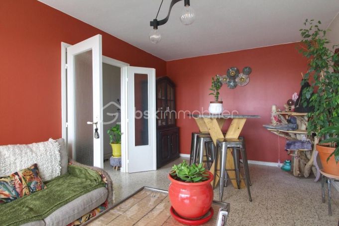 A louer APPARTEMENT T4 71 M2  NIMES