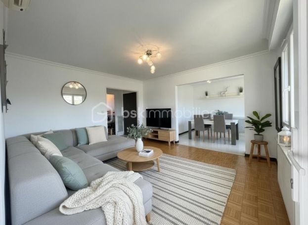 A louer APPARTEMENT T5 99 M2 TERRASSE BORD DE MER LE CANNET