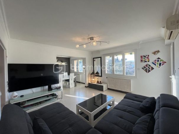 A louer APPARTEMENT T5 99 M2 TERRASSE BORD DE MER LE CANNET