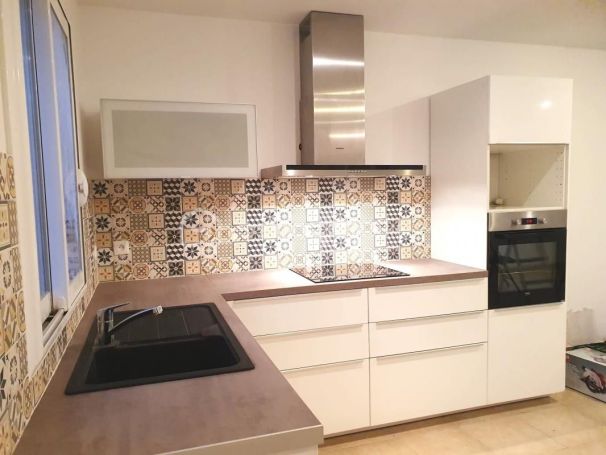 A louer MAISON  CONTEMPORAINE BORD DE MER POUSSAN