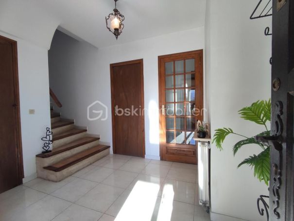 A louer MAISON  7 PIECES 142 M2 BORD DE MER CANNES