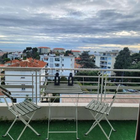 A louer APPARTEMENT NEUF T4 80 M2 BORD DE MER NICE