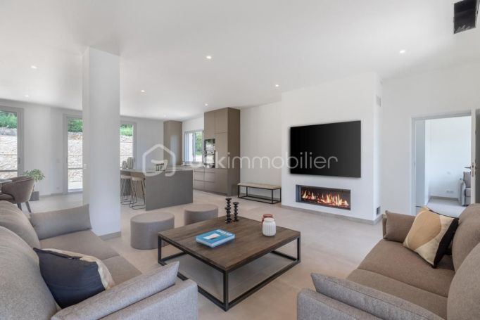 A louer MAISON  6 PIECES 243 M2  MOUGINS
