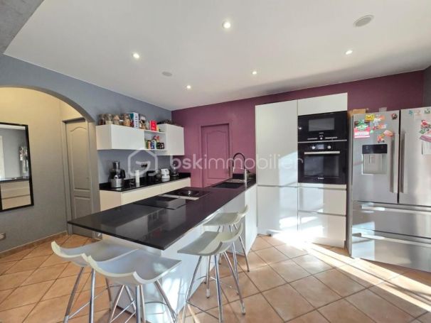 A louer MAISON  6 PIECES 121 M2  SAINT JULIEN DE PEYROLAS
