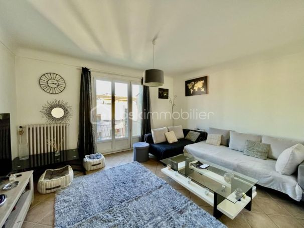 A louer APPARTEMENT T3 68 M2  NIMES