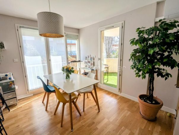 A louer APPARTEMENT T4 84 M2 TERRASSE  MONTPELLIER