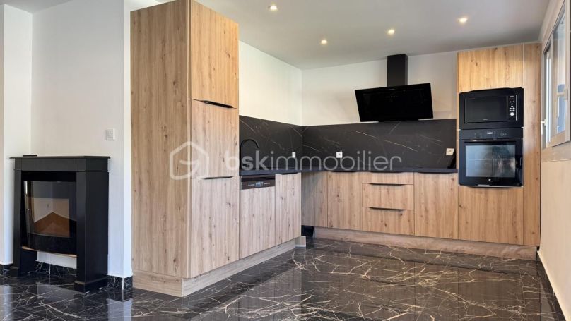 A louer APPARTEMENT T4 71 M2 BORD DE MER TOULON