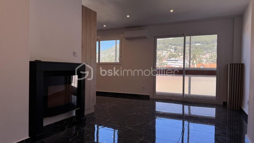 A louer APPARTEMENT T4 71 M2 BORD DE MER TOULON