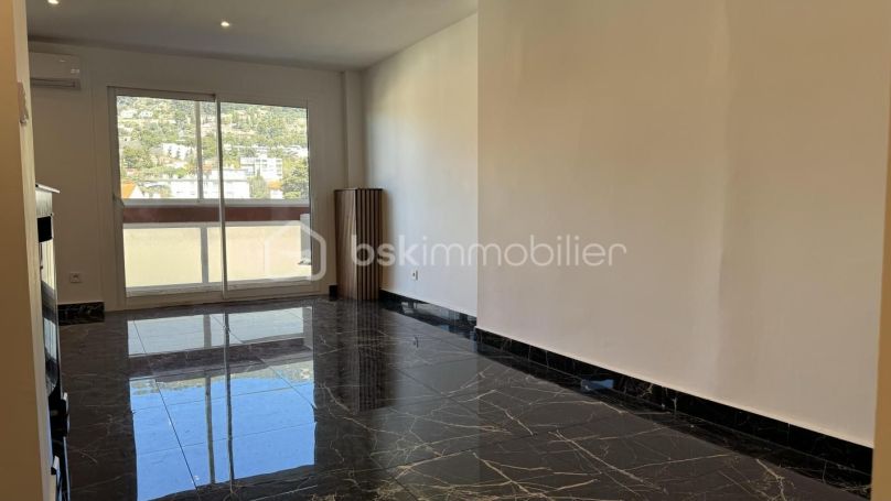 A louer APPARTEMENT T4 71 M2 BORD DE MER TOULON
