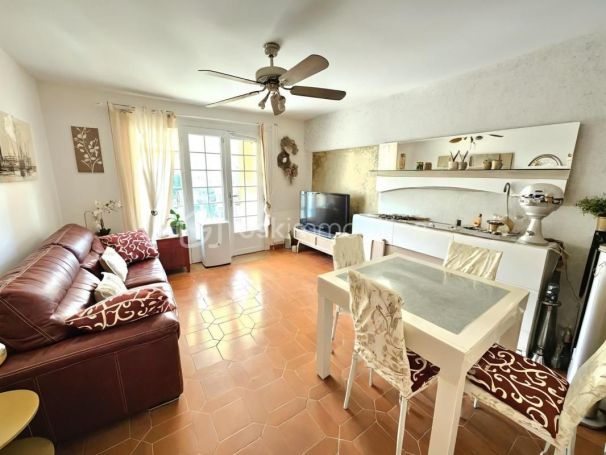 A louer APPARTEMENT T2 48 M2 TERRASSE BORD DE MER SAINT RAPHAEL