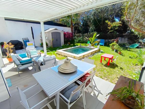 A vendre MAISON  CONTEMPORAINE BORD DE MER LA SEYNE SUR MER