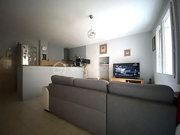 A louer APPARTEMENT T3 54 M2  SAINT GILLES