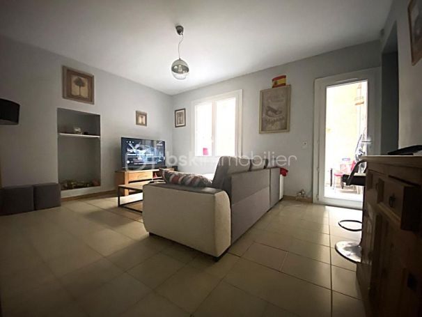 A louer APPARTEMENT T3 54 M2  SAINT GILLES