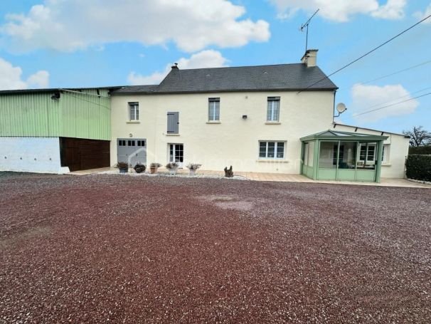A louer MAISON  DE MAîTRE  TOURNIERES
