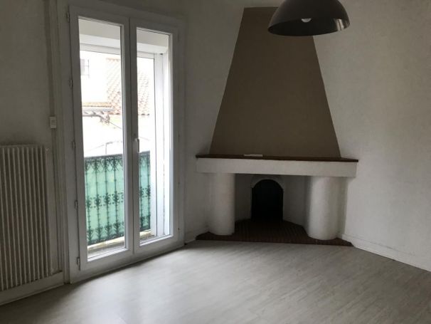 A louer APPARTEMENT T3 59 M2  BEZIERS