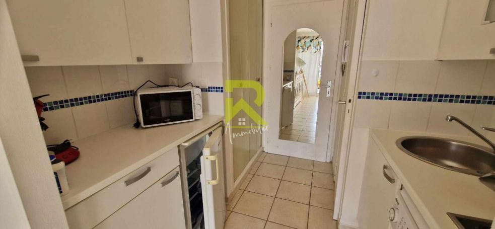 A vendre STUDIO  26 M2 TERRASSE BORD DE MER LE CAP D AGDE