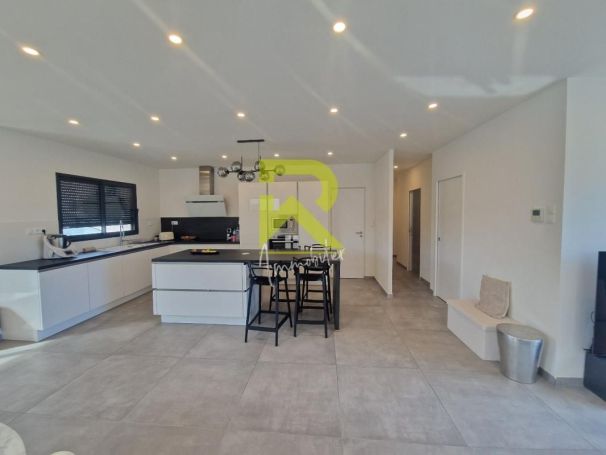 A louer MAISON  4 PIECES 103 M2  BESSAN
