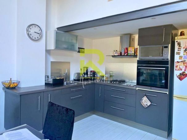 A vendre LOFT  74 M2 TERRASSE BORD DE MER AGDE