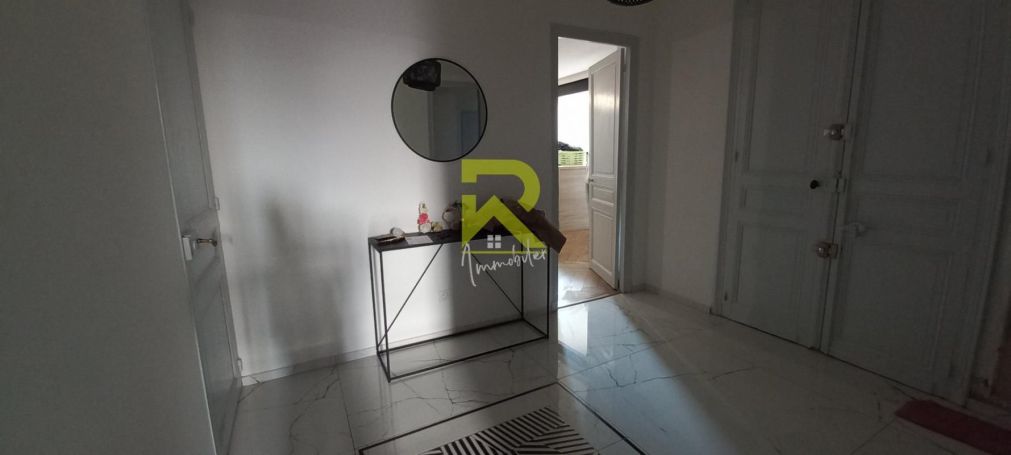 A louer APPARTEMENT T4 123 M2  BEZIERS