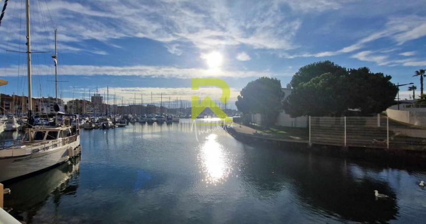 A vendre APPARTEMENT T2 26 M2 BORD DE MER LE CAP D AGDE