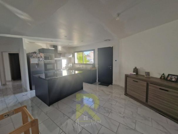 A louer MAISON  5 PIECES 117 M2  BESSAN