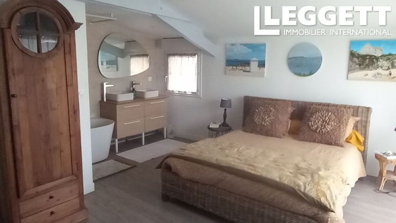 A louer MAISON  CONTEMPORAINE BORD DE MER SAINT MOLF