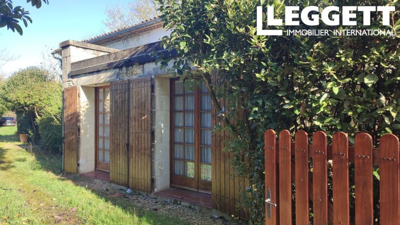 A vendre Maison en pierres d'env.150 m2 hab avec dÃ©pendances sur un jardin clos et arborÃ© de 3466 m2 17600 Saint Romain De Benet