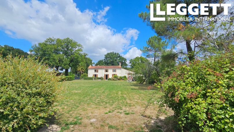 A vendre Maison A  rEnover 8 PIECES 225 m² piscine Saint Martin Lars En Sainte Hermine