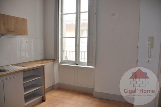 A louer APPARTEMENT T3 101 M2  CARCASSONNE